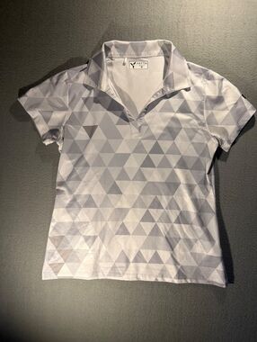 Yatta Golf Women's Medium Polo Shirt with Geometric Triangle Pattern